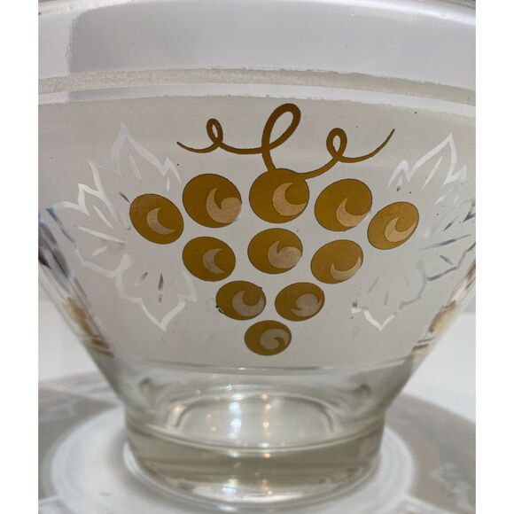 1950's Anchor Hocking Grapevine Pattern Chip Salad Fruit Decorative Bowl - Picture 5 of 10